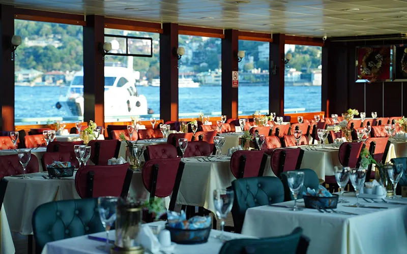 Tosunpaşa interior salon view